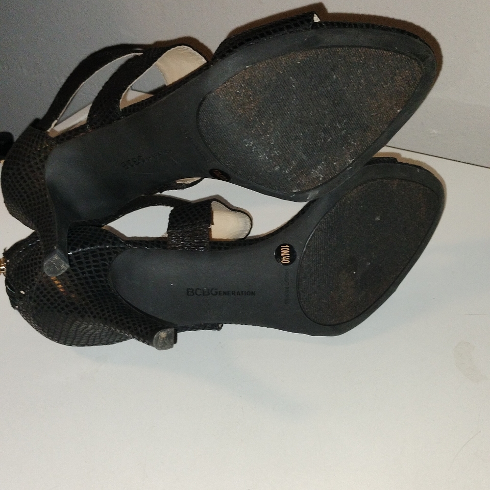 BCBG heels - Picture 7 of 7
